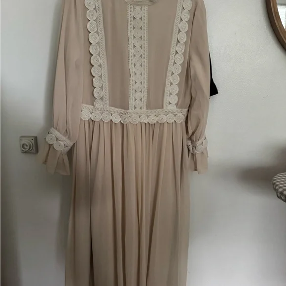 Dainty Jewells Maxi Dress - Picture 2 of 6